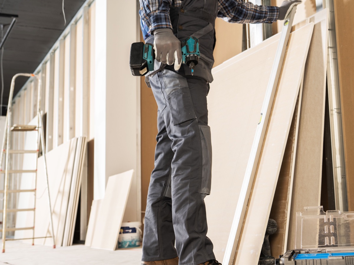 Innenausbau-Team bei der Arbeit